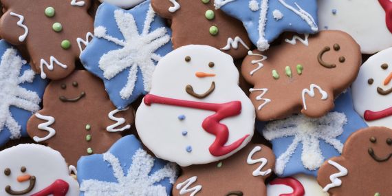 8 Tips On How To Avoid Holiday Weight Gain - plate of cookies